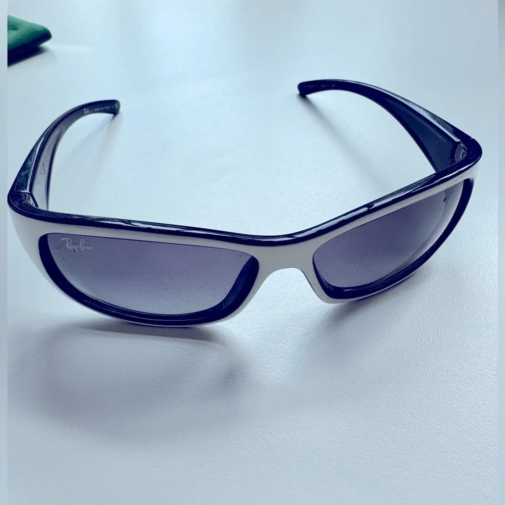 Ray-Ban Kids Sunglasses - Black and Gray